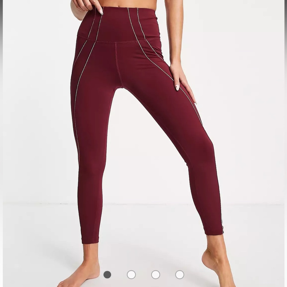 Nike Women's Yoga 7/8 Lurex tape red athletic Tights leggings Size L NWT